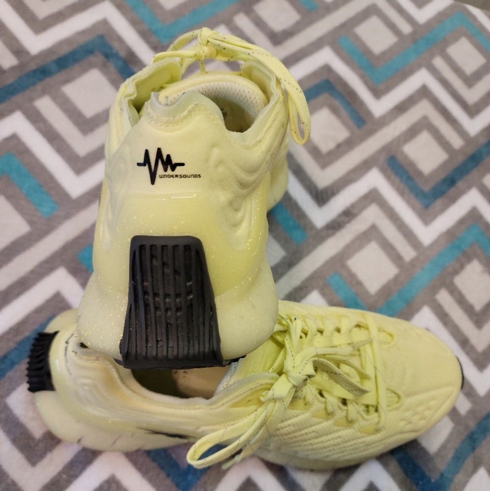 Reebok Men's Undersounds Atlanta Zig